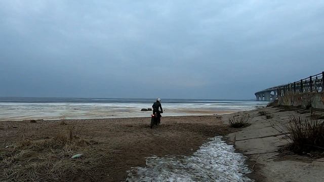 Обзор Honda CRF250M 2014. Долгожданная реинкарнация легендарной жидкостной чекушки от Honda. смотреть онлайн