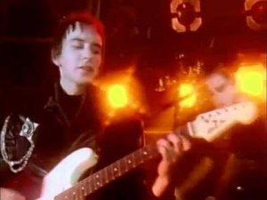 Бал, Пикник, каверверсия