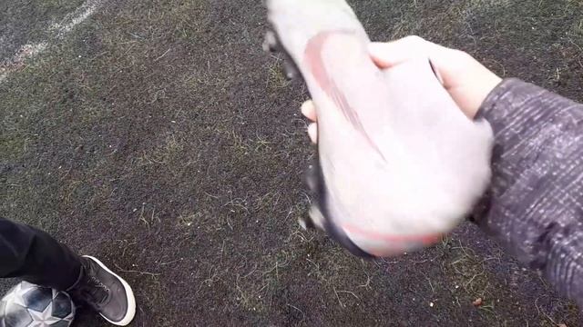 подарил бутсы другу!! смотреть онлайн