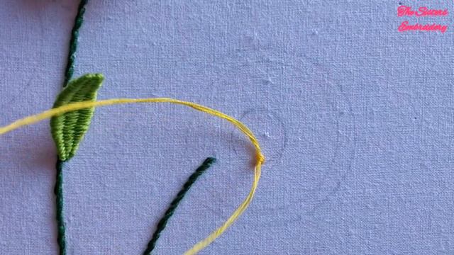 Aster Hand Embroidery Tutorial | Easy Ways to Embroider | Tutorial Menyulam Bunga Bagi Pemula смотреть онлайн