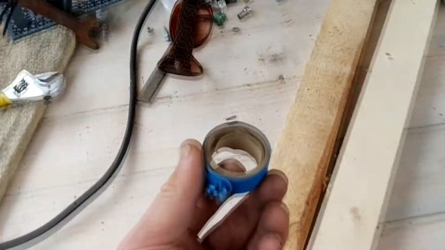 Из старой гладильной доски. Стол для циркулярной пилы.