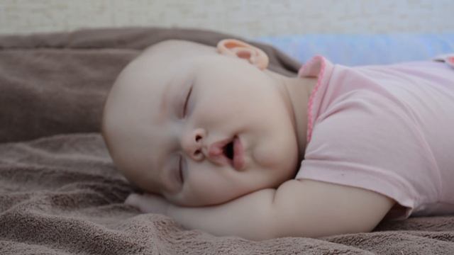 РАЗВИТИЕ РЕБЕНКА В 8 месяцев