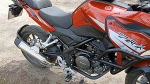 Benelli TRK 251 Думки в голос на зупинці