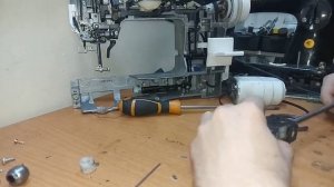 замена шестерни привода челнока швейной машины Janome
