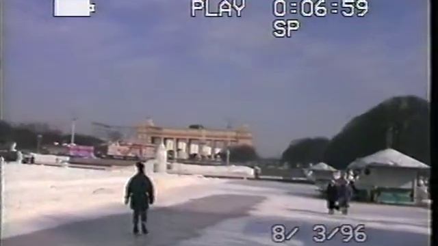 Дима Кухарёнок (коньки санки и лыжи март 1996г) смотреть онлайн