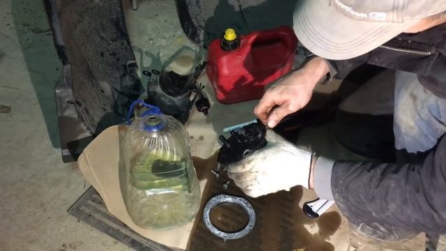 Рено Дастер дизель замена топливного фильтра смотреть онлайн