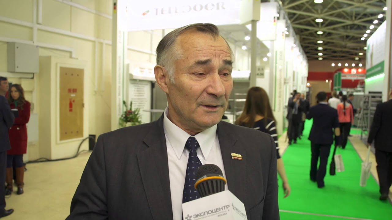 Вячеслав Выгодин на выставке 