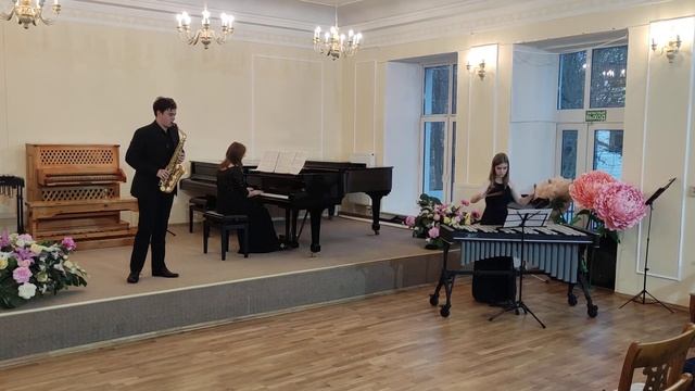 А. Пьяццола "Фуга-Мистерия" (саксофон и вибрафон) - A. Piazzolla "Fuga y Misterio" смотреть онлайн