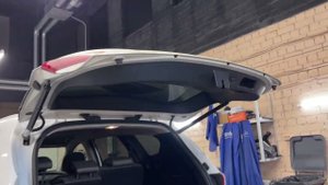 Hyundai Santa Fe 2020 года выпуска - установили электропривод крышки багажника