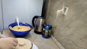 ленивый медовик/медовик со сметанным кремом и вареной сгущенкой/быстрый, лёгкий и вкусный рецепт