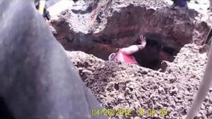 Прокладка траншеи.