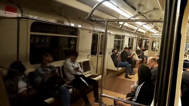 Калужско-Рижская и Бутовская линии метро. Поездка от Медведково до Бунинской аллеи. смотреть онлайн