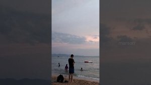 просто новогодний вечер. джомтьен. набережная, закат