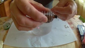 Снасть  пружина и пробка, как правильно оснащать крючки с пенопластом!