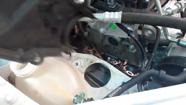 distribucion Renault logan 1.6 8v la bomba de agua k4m tiene una diferencia al k7m tene solución (3 смотреть онлайн