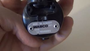 INTERFURA.RU - Wabco 4410500080 441 050 008 0 датчик уровня подвески (кран уровня пола) MB, DAF