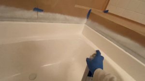 HOW TO REGLAZE A BATHTUB #6 | Spraying DIY Primer on a Bathtub before REGLAZING