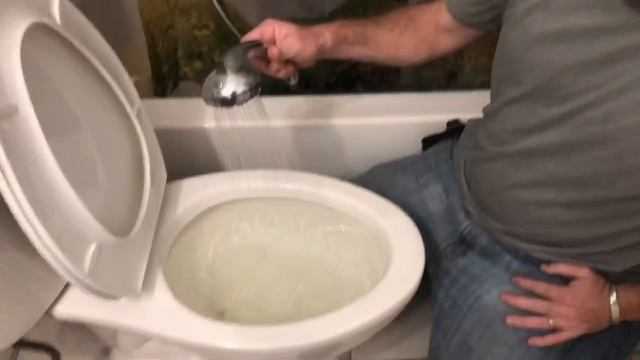 How to Clog and Unclog a Stopped Up Toilet That Won’t Flush смотреть онлайн