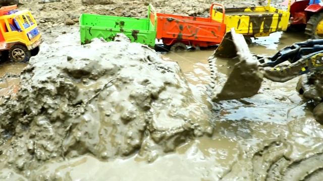 Машинки возят грязь и прыгают в реку смотреть онлайн