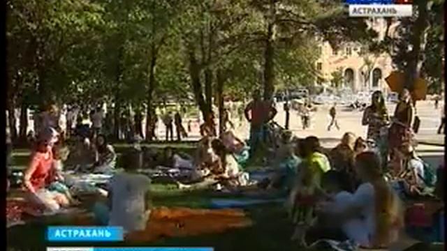 Молодые мамы, и их мужья вышли на старт В Астрахани прошел семейный спортивный праздник смотреть онлайн