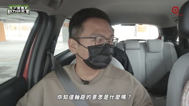 ｜異種對決｜Honda Fit e:HEV vs. Toyota Corolla Cross Hybrid，百萬內油電選擇題！【Mobile01 小惡魔動力研究室】