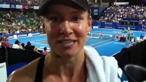 Bethany Mattek-Sands says hi to twitter followers after her