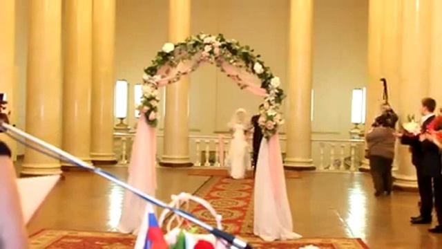 Наступила на свадебное платье и оголилась, приколы на свадьбе смотреть онлайн