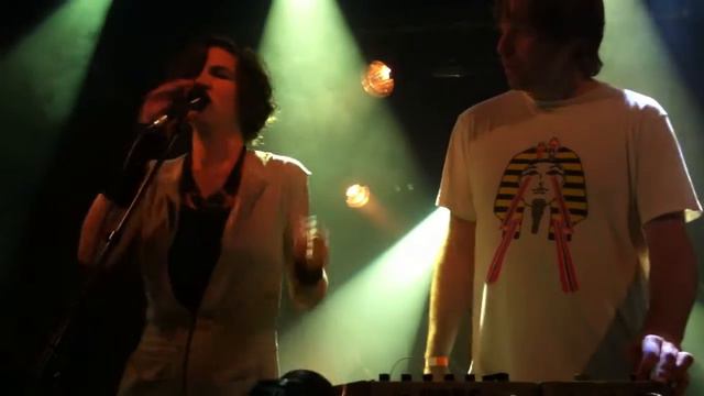 young galaxy - blown minded смотреть онлайн