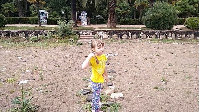 Абхазия 2018//Сколько стоит лечение в Абхазии//Гагра 2018//пляж в Гагре//Африканские косички у Арин смотреть онлайн