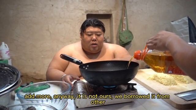 Houge cooked more than 100 abalones and shared with friends смотреть онлайн