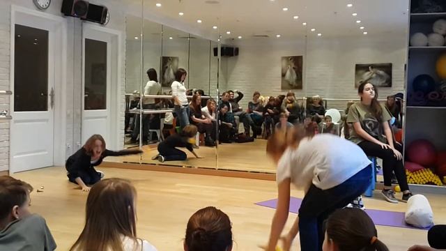 Открытое занятие Галины Зальцман. "Любовный треугольник" (собака+кошка+человек) смотреть онлайн