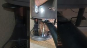 Кофемашина Delonghi EC300M