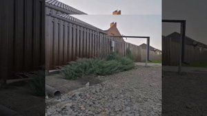 Евроштакетник (металлический): плюсы и минусы; цены; виды ламелей и способов монтажа.