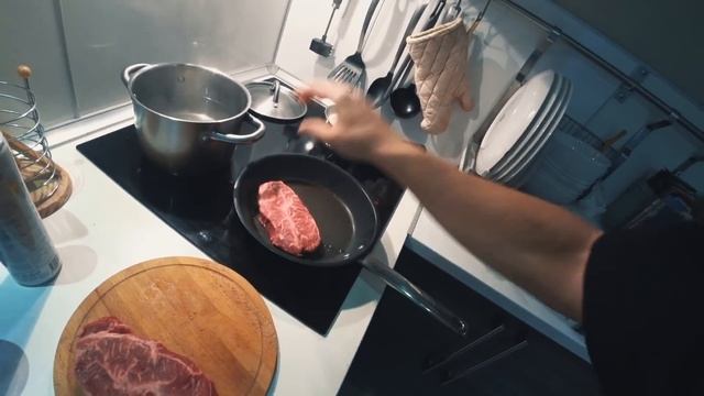 КАК ЖАРИТЬ МЯСО?! смотреть онлайн