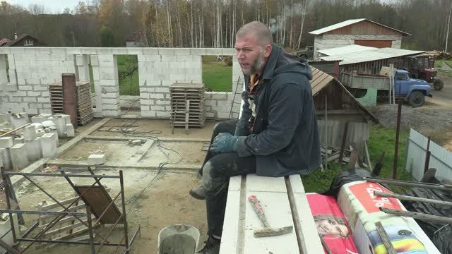 Четыре часа за четыре минуты. Заполнение штроб. смотреть онлайн