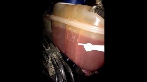 При пустом расширителе антифриз заливать нельзя. Почему так пишут и что тогда делать?