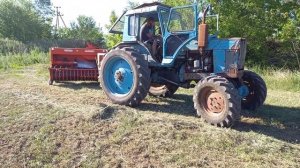 Начинаем тюковать многолетку. Пресс-подборщик Sipma и МТЗ-82