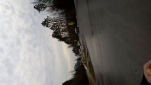 Мальчик орёт на всю улицу!!!!!!