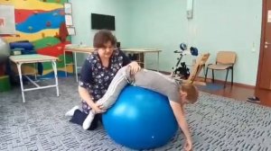 Хвостиковой Н.В. - упражнения на фитболе с ребенком