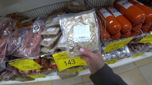 ?В ?СВЕТОФОРЕ СЁМГА ТОПЛЕНОЕ МАСЛО ГРИБЫ МЯСО В ХОЛОДИЛЬНИКЕ?ДОМА ОТКРОЮ УПАКОВКИ?СТОИТ ЛИ ПОКУП