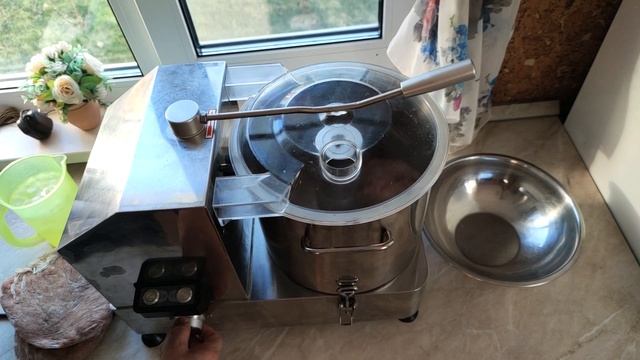 Докторская Колбаса домашняя из чистого мяса.