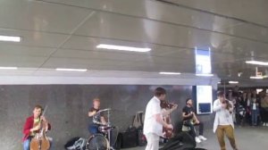 Музыканты в переходе у Старого Арбата. Супер-выступление!