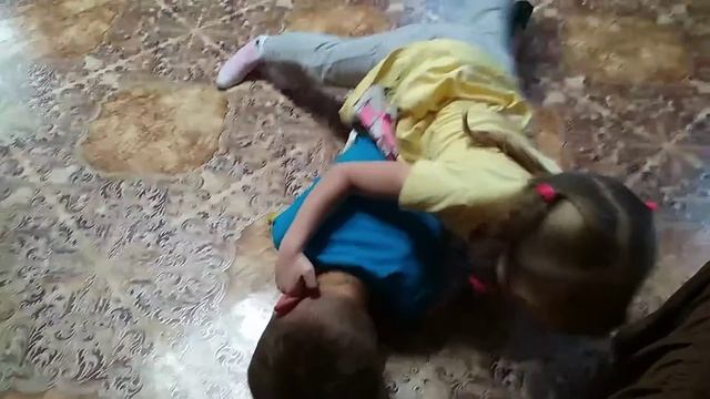 Готовое блюдо из домашней курочки. Детская веселуха.????? смотреть онлайн