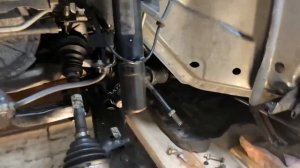 Как снять передний бампер Ford Escape 2018. Замена поворотного кулака.