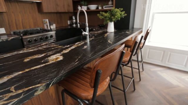 Kitchen Makeover: A Century Home Turns Contemporary смотреть онлайн