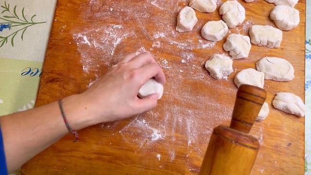 Дуже Смачні ВАРЕНИКИ з Сиром! Рецепт ІДЕАЛЬНОГО Тіста для Вареників, які НЕ Розварюються смотреть онлайн