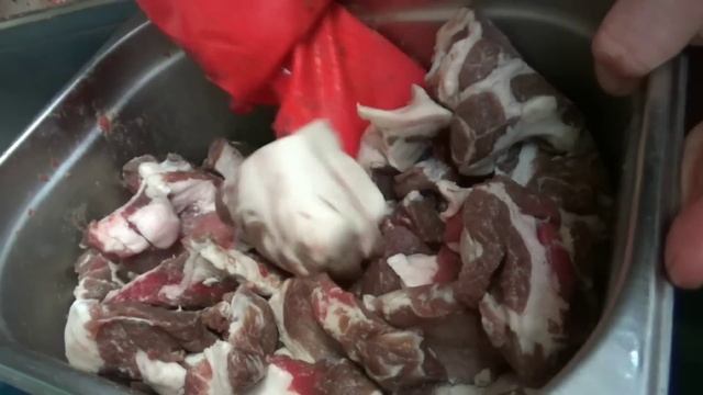 Готовим домашнюю копчёную колбасу.
