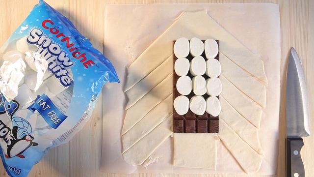 `Штрудель` из слоеного теста с шоколадом  и маршмеллоу