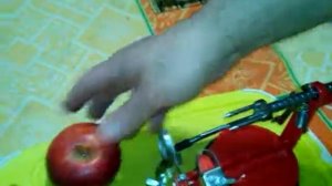 Приспособление для кухни.Яблокочистка