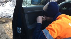 Ремонт стеклоподьемника передней двери.Лада приора